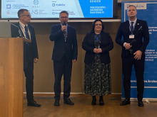 Organizatorzy konferencji Jacek Kacperski Prezes Fundacji ARISE, Mariusz Nawrot Dyrektor Miejskiego Centrum Profilaktyki Uzależnień w Krakowie, Renata Idzik Dyrektor Centrum Rozwoju i Psychoedukacji MODI, dr Piotr Domżał MBA Rektor Uczelni Nauk Społecznych 